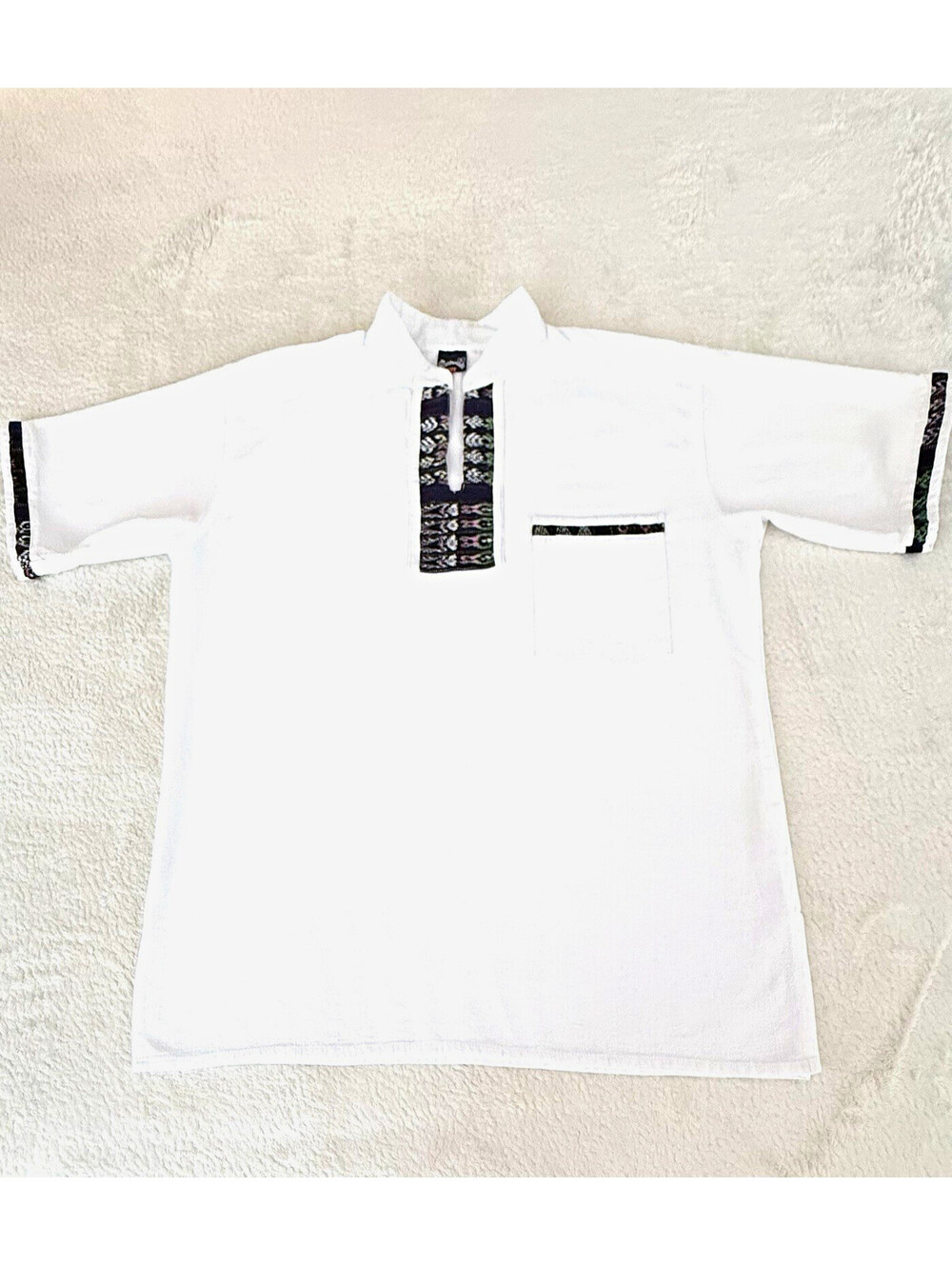 Guatemala Men’s Size L White Short Sleeve Shirt Woven Tribal Trim Pocket